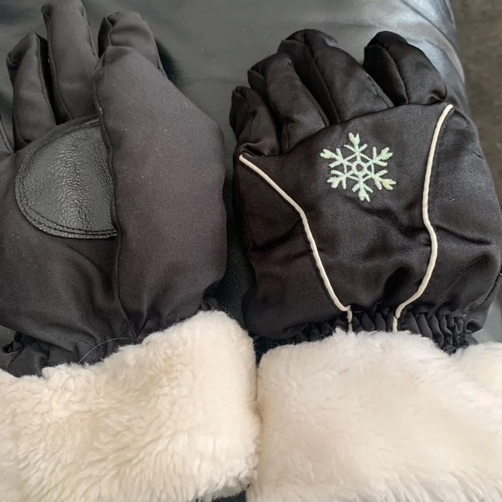 Black fur Lined Winter Gloves